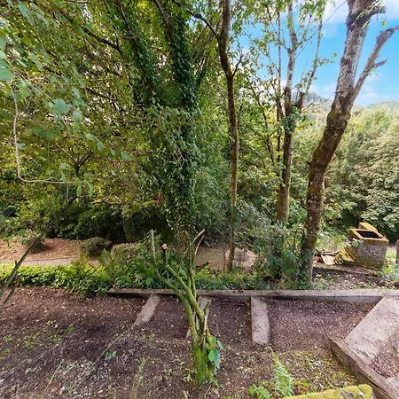 Forest-edge Hideaway, Bouillon, Cleaning Included Apartmán *