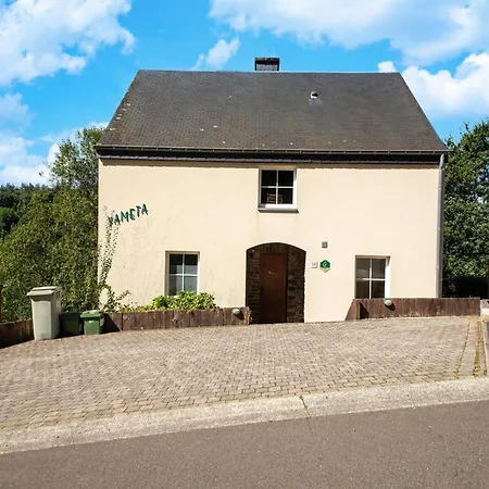 Forest-edge Hideaway, Bouillon, Cleaning Included * Bouillon