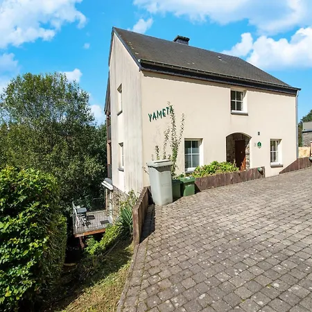 Forest-edge Hideaway, Bouillon, Cleaning Included Apartmán *